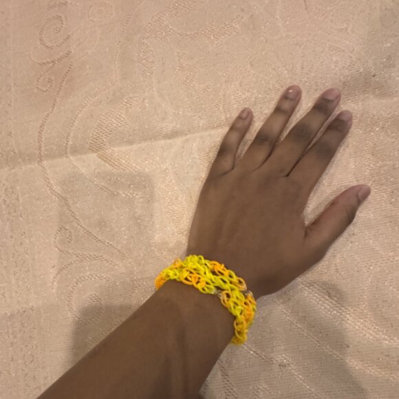 Loom bracelets - Picture 1 of 1